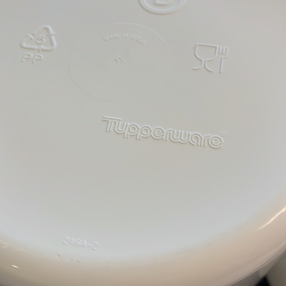 Tupperware Vintage One Touch - Set of 4 Nesting White Canisters Blue Seal - Picture 9 of 16